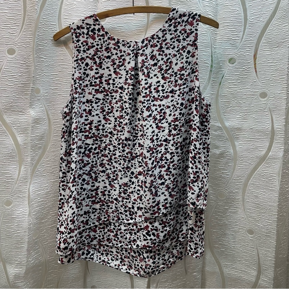 Reitmans Blouse Women Small White Black Burgundy Excellent Tiered Relaxed Print